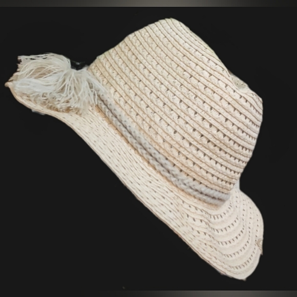 Cream Color Casual Hat - Picture 6 of 16